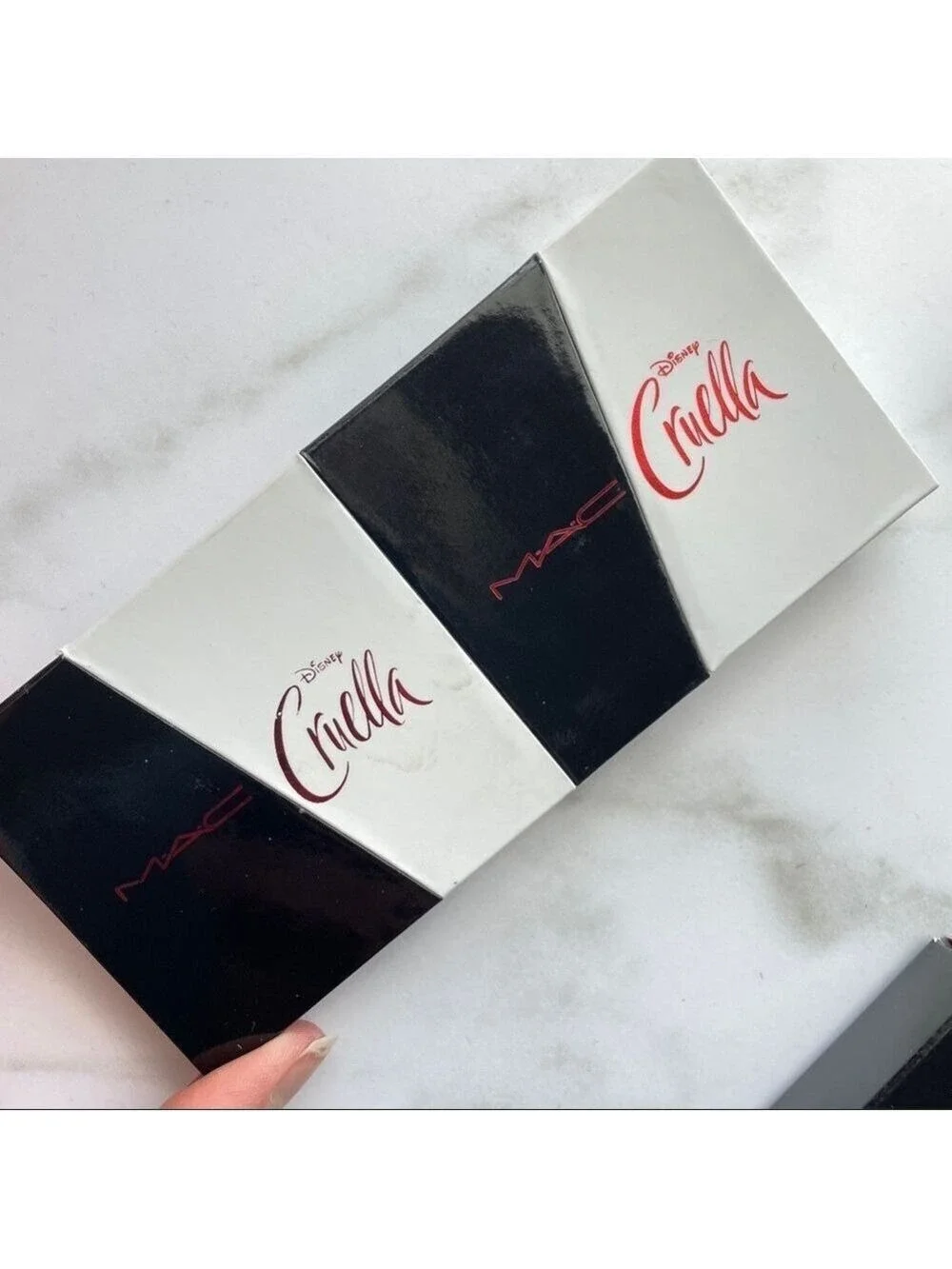 Cruella x MAC Eye Shadow x 8 Cruella To Be Kind Disney Emma Stone Collab